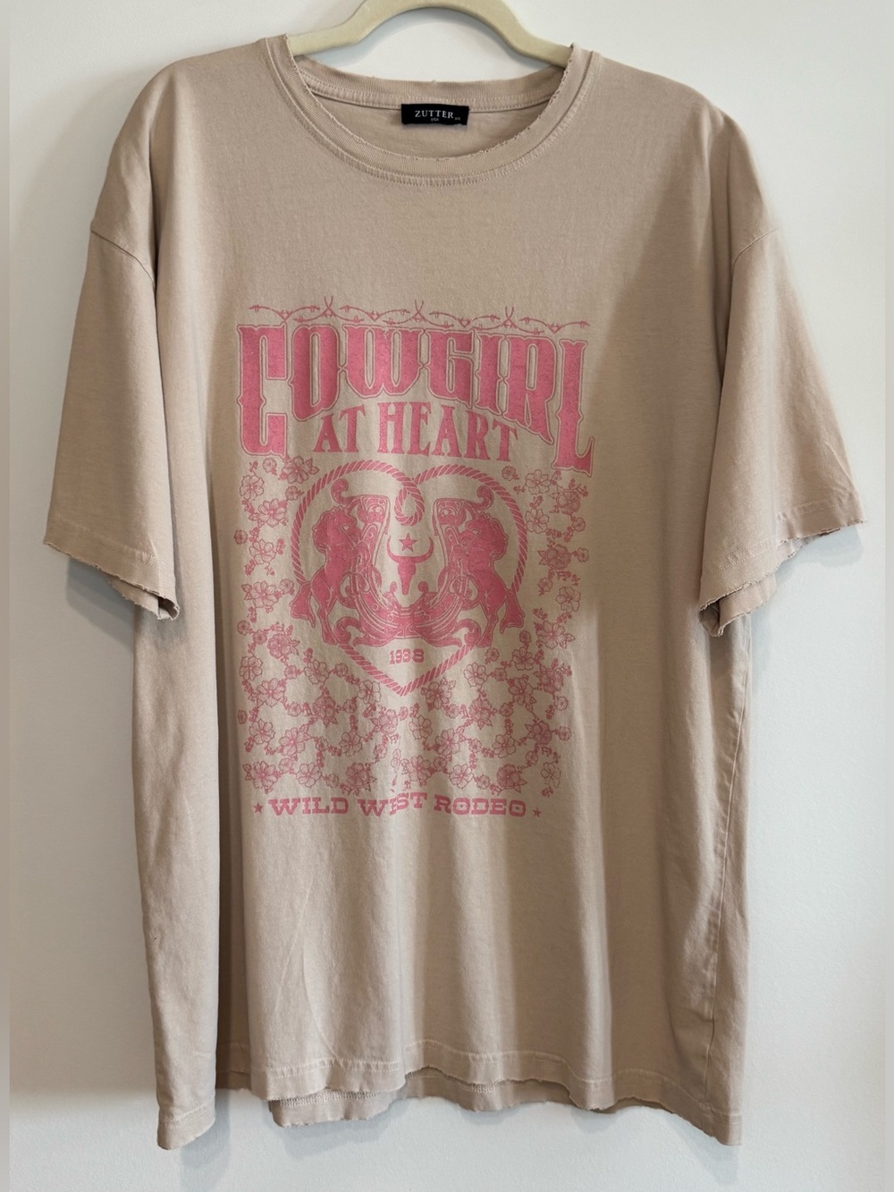 Zutter “Cowgirl at Heart" Graphic Tee Distressed Vintage Style Size M/L